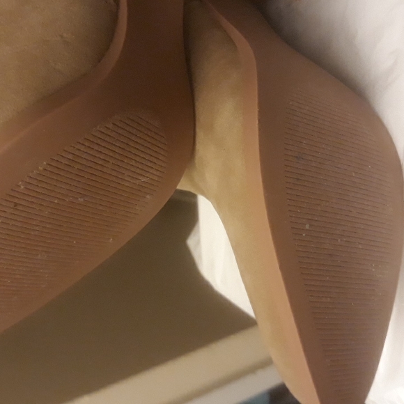 Gently Worn Shoedazzle Khaki Ankle Bootie. 3.75" heel Size 9.5 - Picture 4 of 5